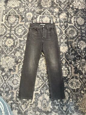 Levi's Women's Wedgie Straight Leg Jeans in Washed Charcoal
